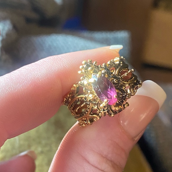 Gold Filigree Ring with Purple Marquise Stone - Picture 3 of 16